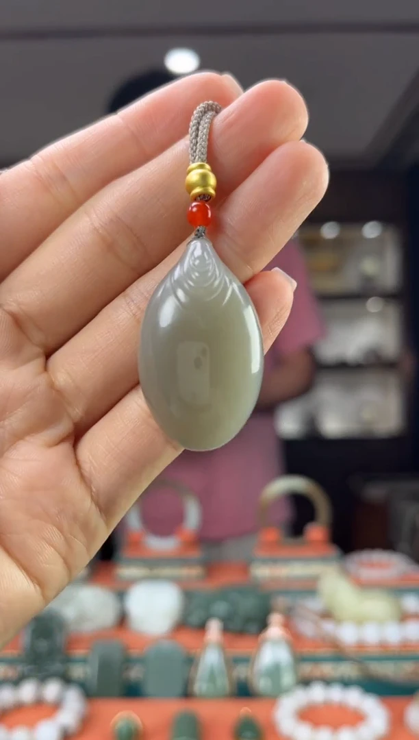 和田玉未镶嵌颈饰1