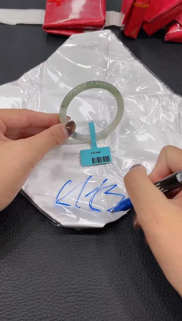 【闪购商品】翡翠手镯未镶嵌手镯