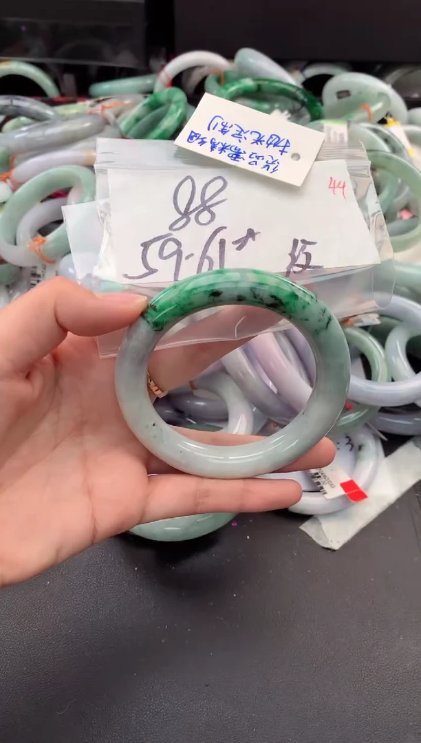 【闪购商品】定制翡翠未镶嵌毛货需精细抛光+多人