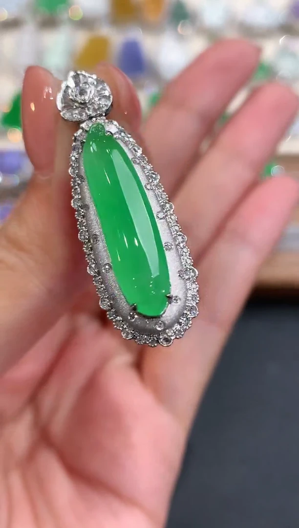 吊坠(不含链)18K金镶嵌翡翠a107