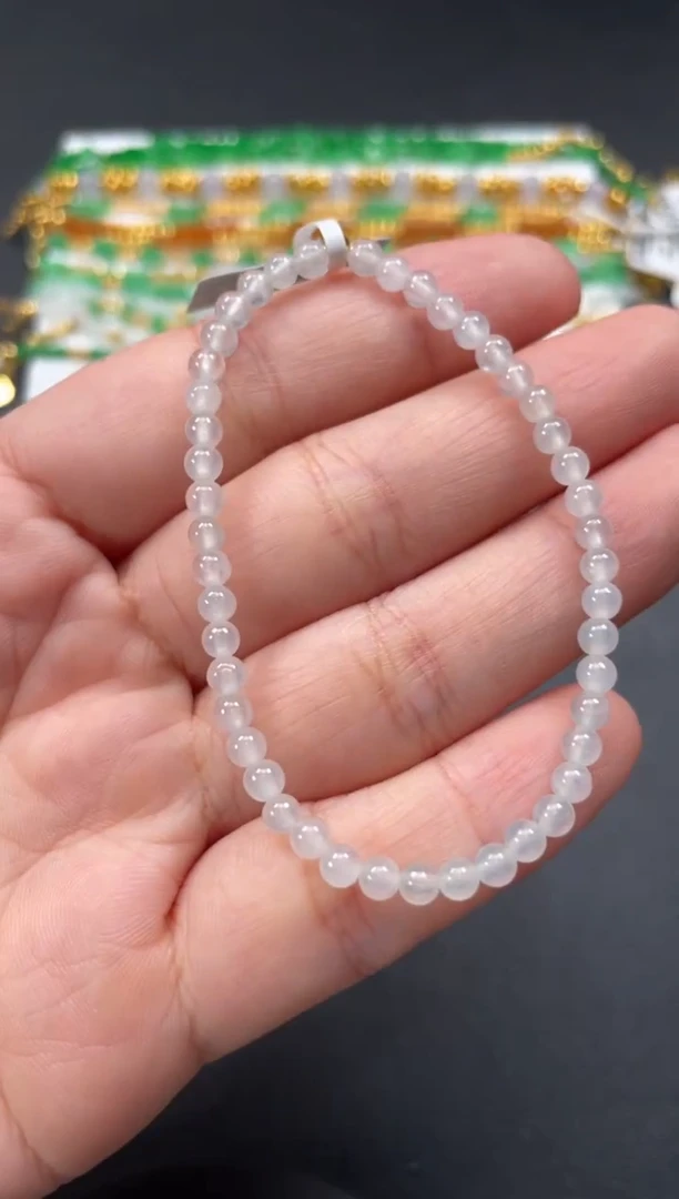 套链18K金镶嵌翡翠一条   P430