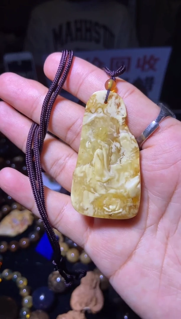 未镶嵌琥珀珠宝奇石吊坠