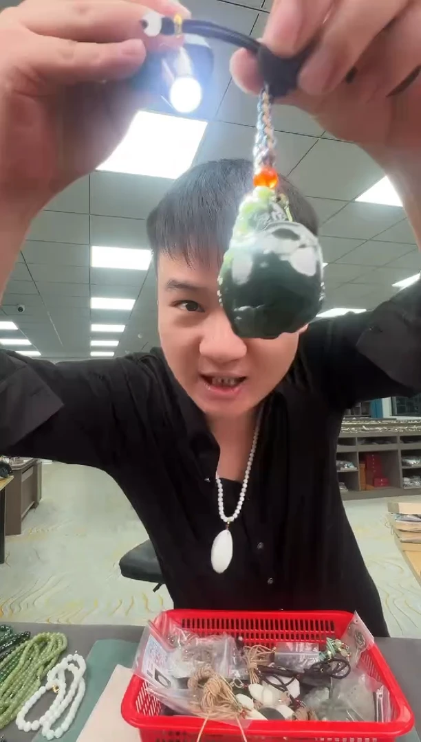 颈饰未镶嵌和田玉b8