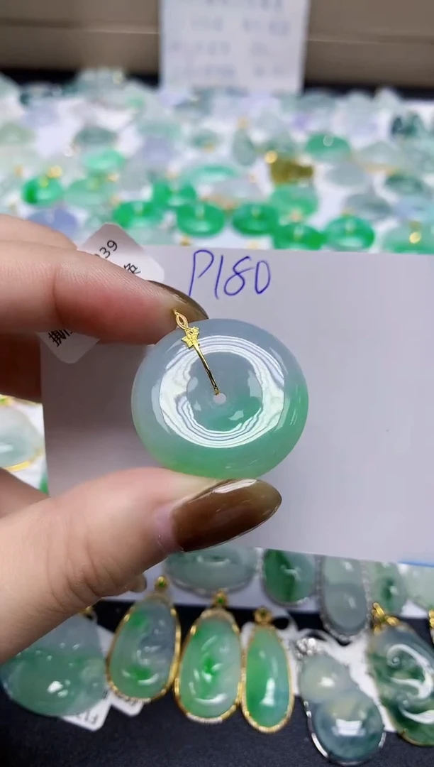 颈饰18K金镶嵌翡翠天然缅甸翡翠A货翡翠百元以上9元证书费自理