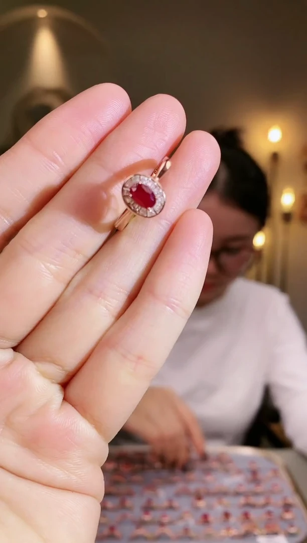 银S925镶嵌手饰红宝石手饰