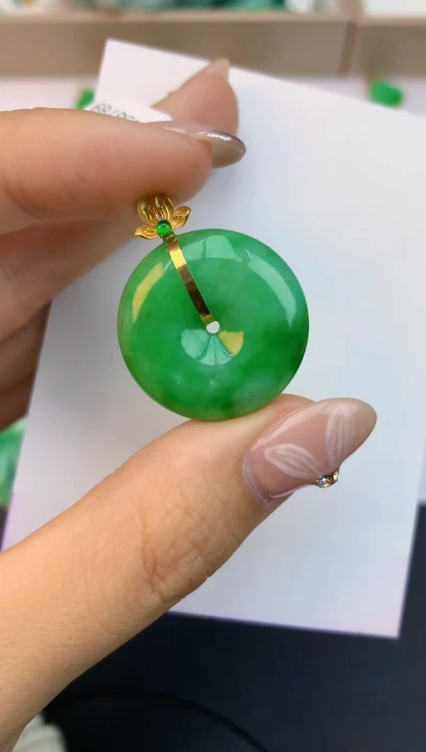 颈饰18K金镶嵌翡翠天然缅甸a货翡翠百元以上9元证书费自理