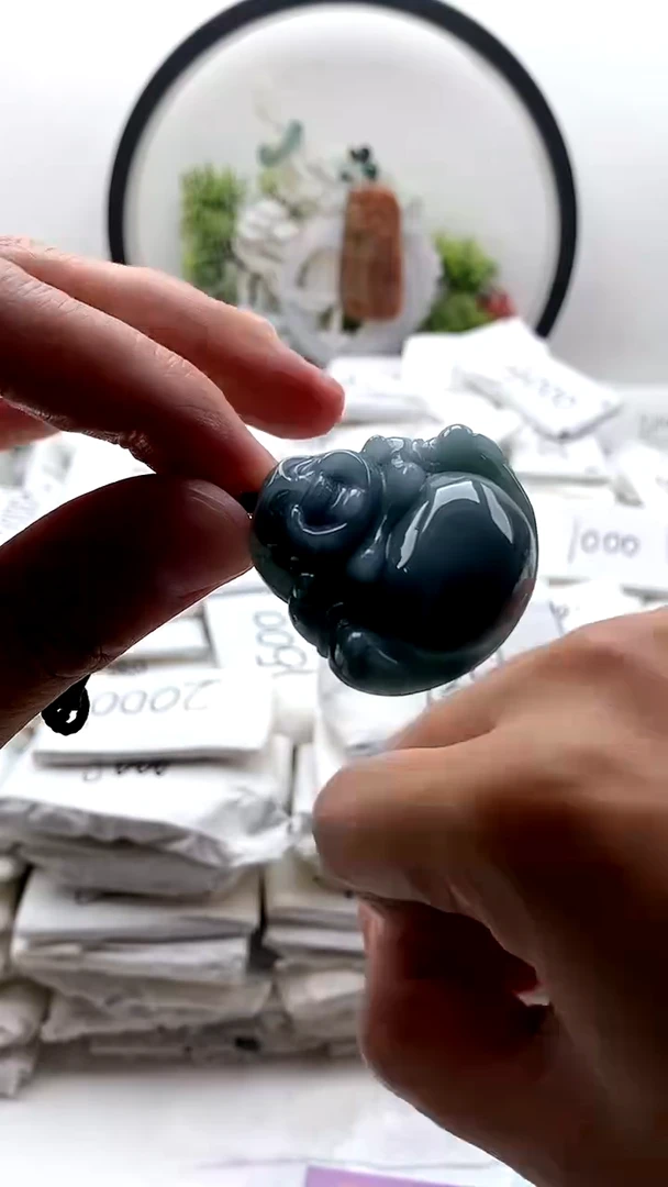 颈饰未镶嵌翡翠佛公