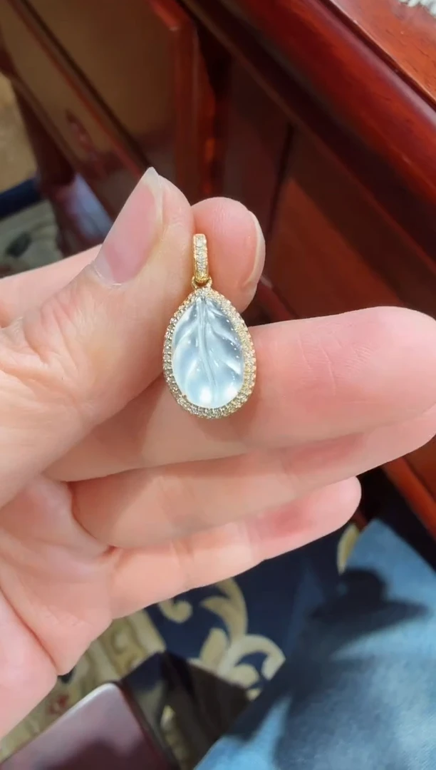 【闪购商品】翡翠颈饰18K金镶嵌翡翠 颈饰