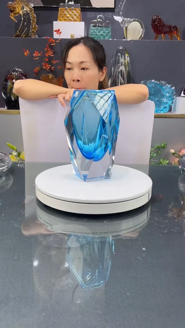 琉璃德***厂水晶琉璃花瓶1个