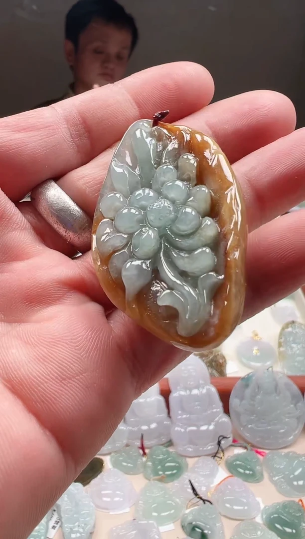 吊坠(不含链)未镶嵌翡翠俏色荷花