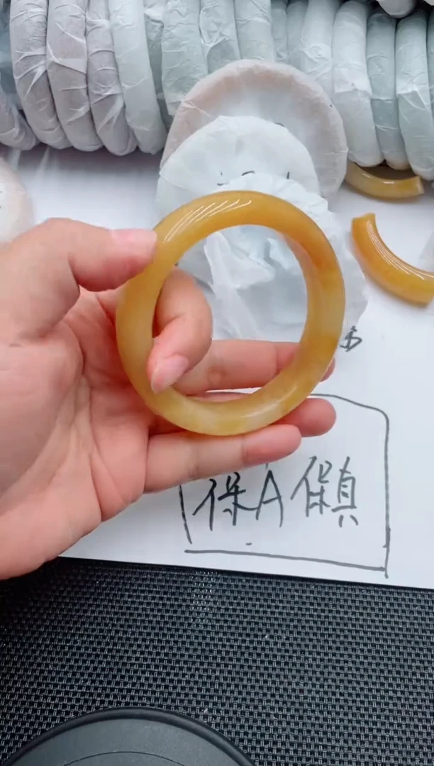 未镶嵌手镯石英质玉69-61-62