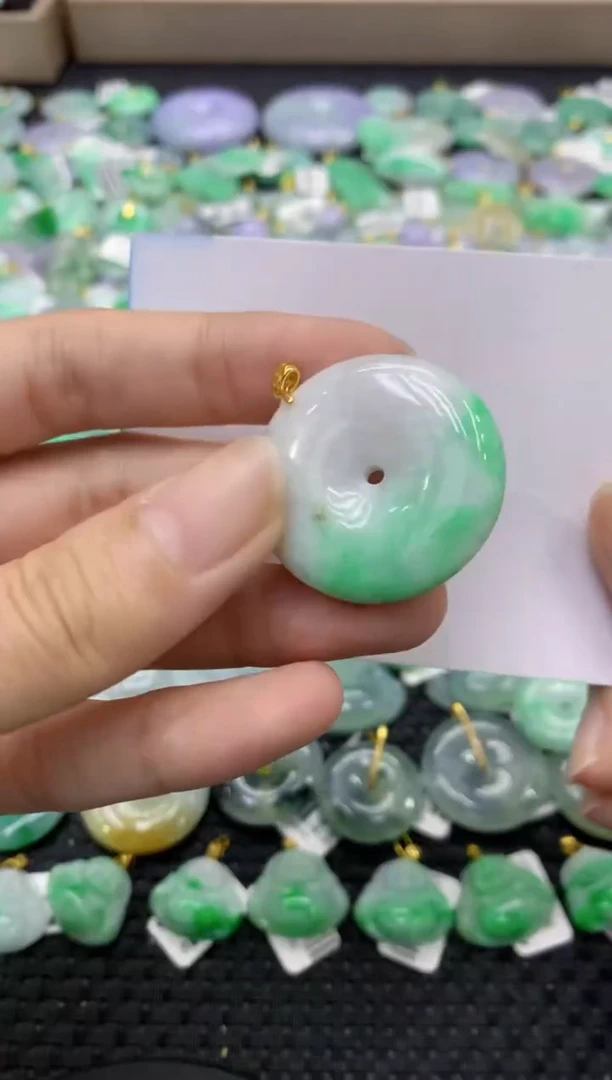 颈饰未镶嵌翡翠天然缅甸翡翠A货