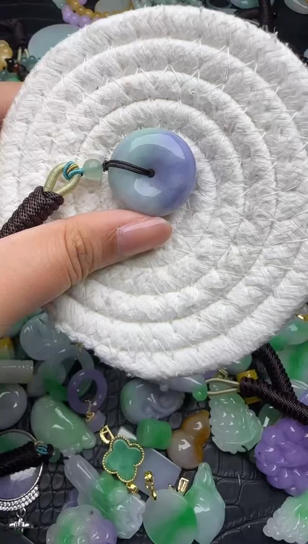 颈饰未镶嵌翡翠缅甸翡翠吊坠