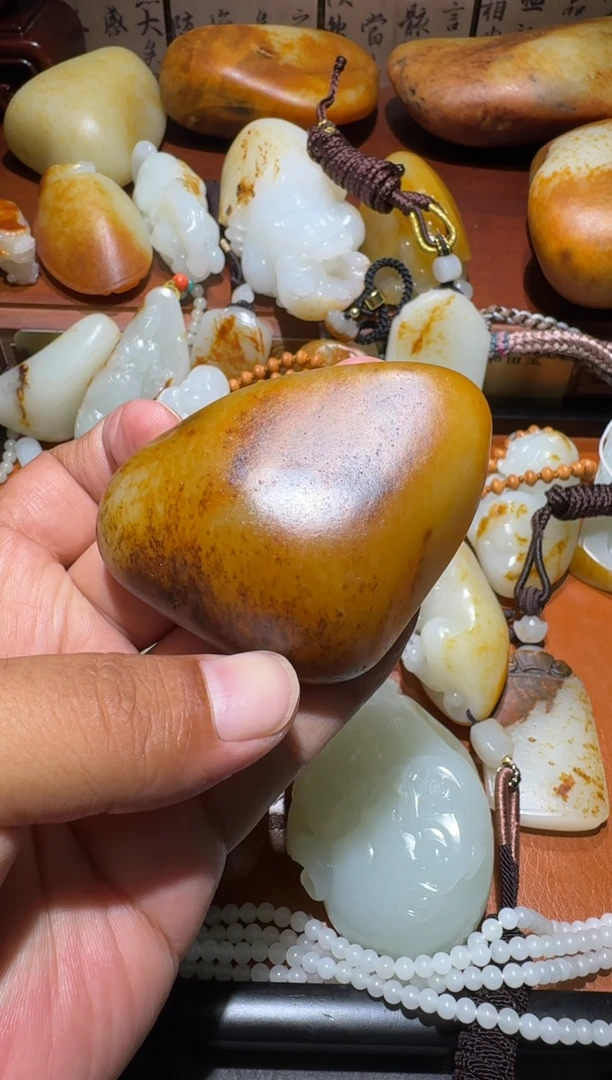 和田玉未镶嵌颈饰原料