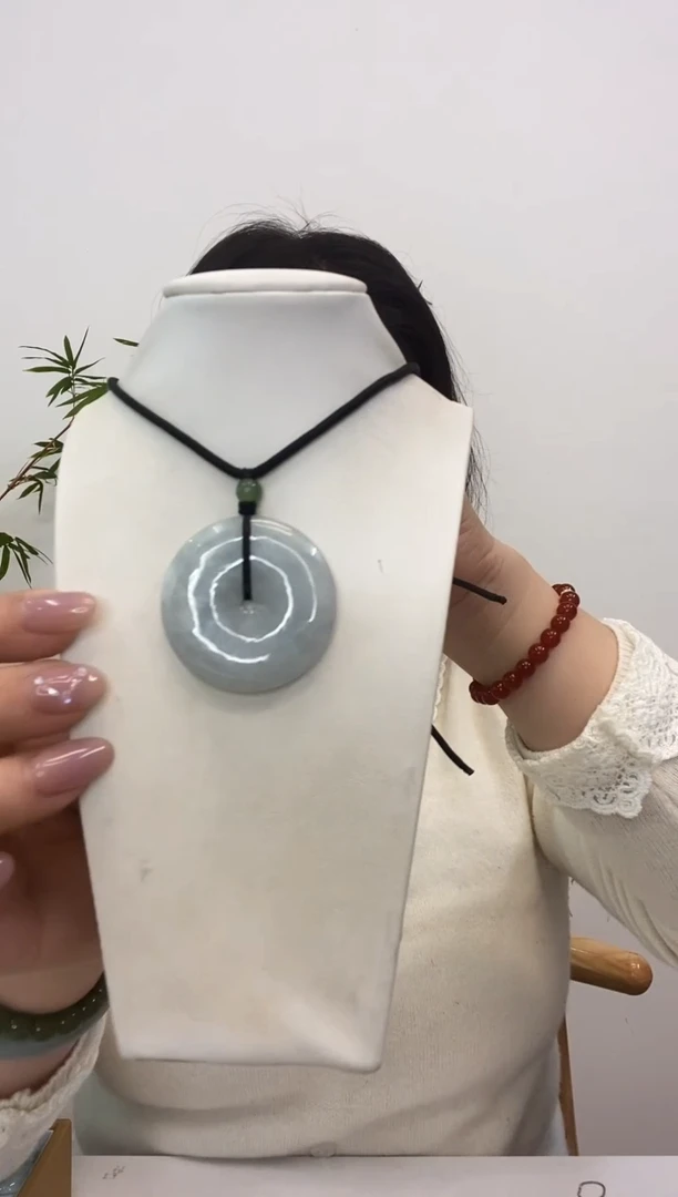 【闪购商品】翡翠颈饰未镶嵌大平安扣