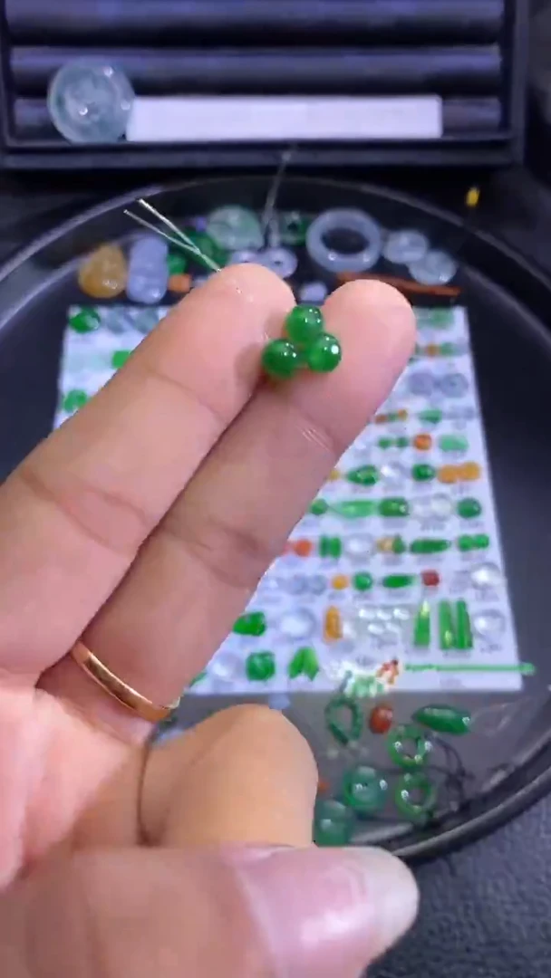 未镶嵌挂件翡翠珠子