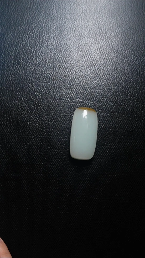 和田玉未镶嵌颈饰无事牌