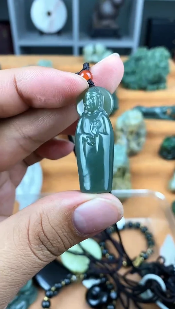 颈饰未镶嵌和田玉1