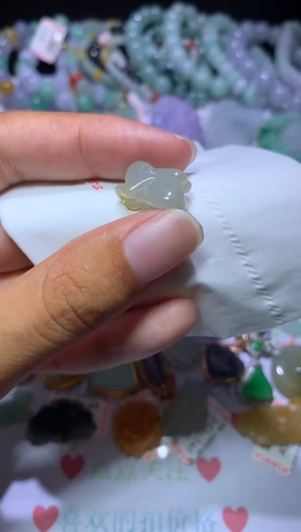 翡翠挂件未镶嵌清***uMJX023496