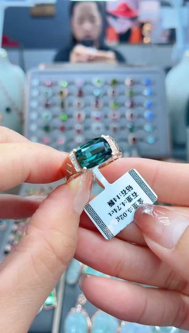 18K金镶嵌戒指碧玺4.74