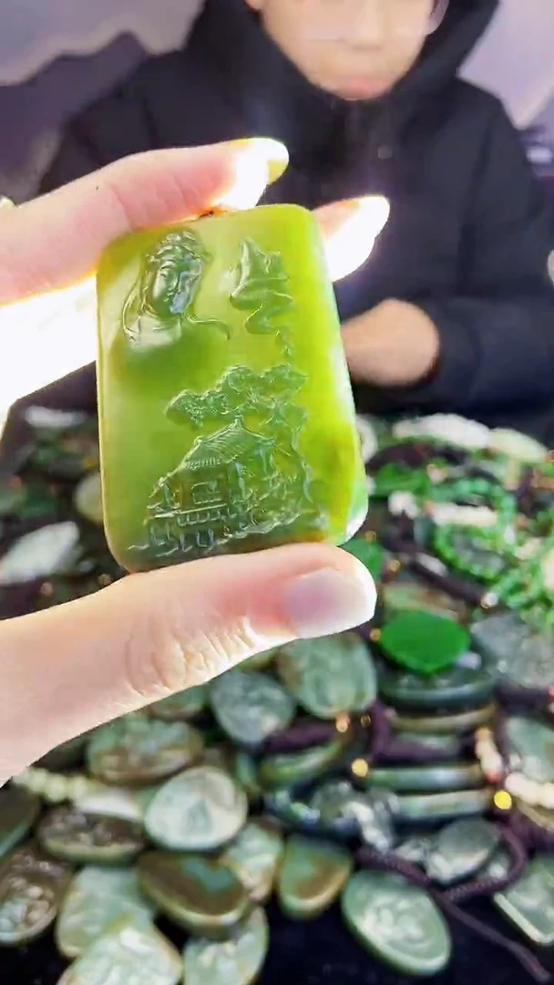 颈饰未镶嵌和田玉1