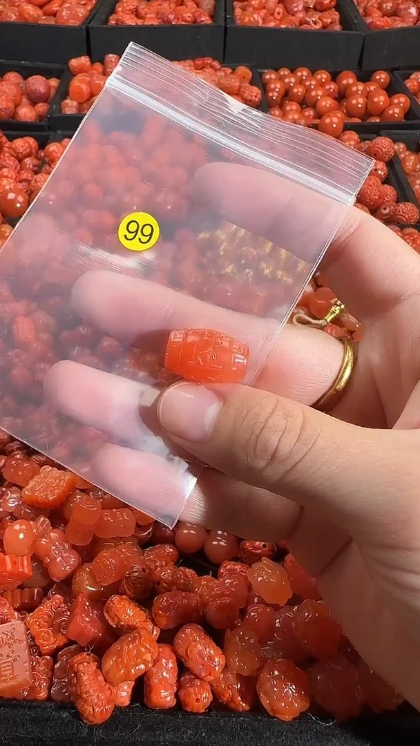 颈饰未镶嵌南红玛瑙2