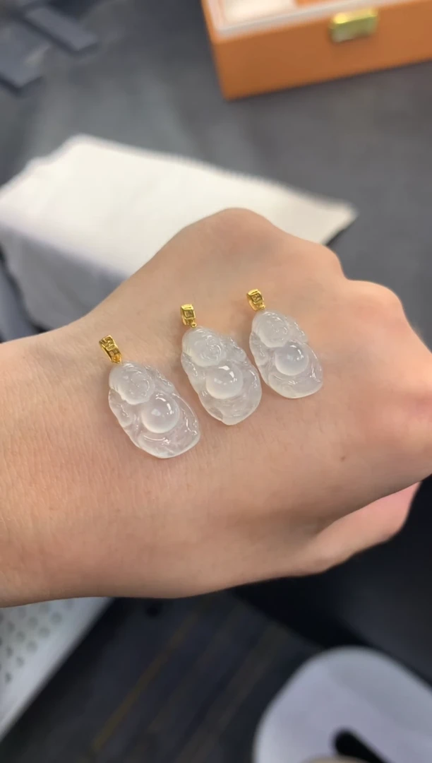 翡翠18K金镶嵌颈饰FA347 翡翠财神 多样性发其一