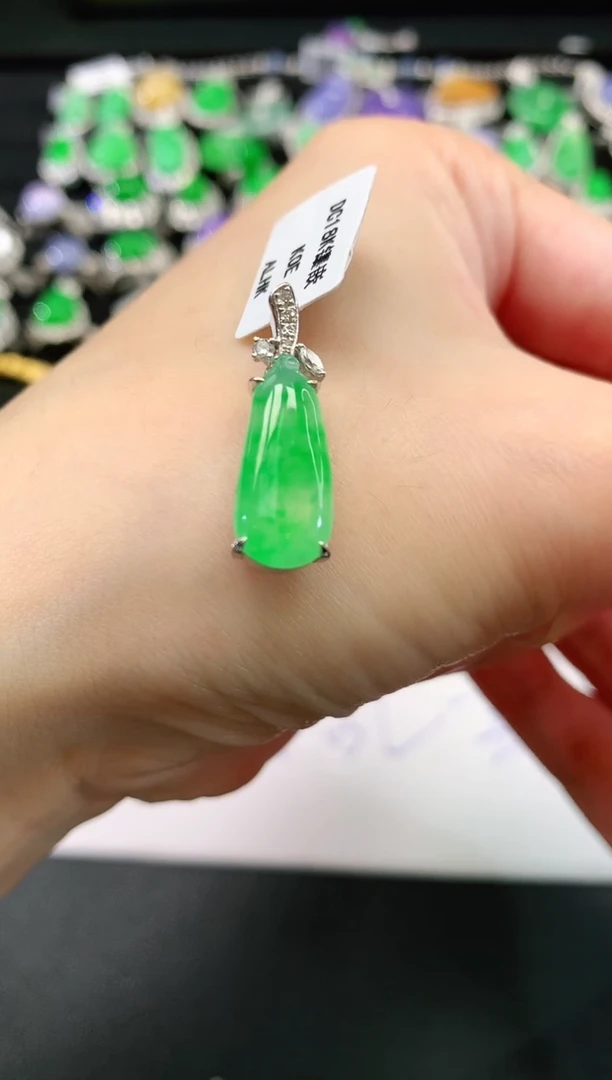 翡翠18K金镶嵌吊坠(不含链)|9800