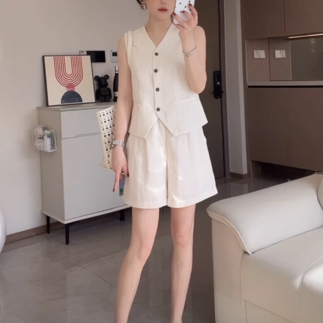 2025夏季高级感老钱风无袖亚麻马甲短裤两件套装女时尚简约一整套