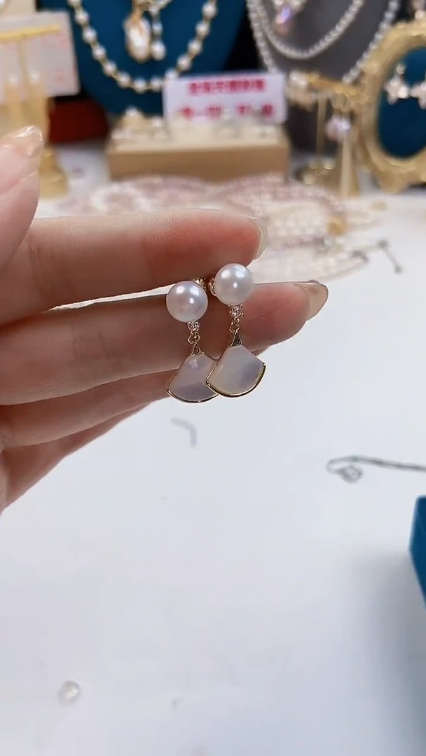 未镶嵌淡水珍珠耳环.