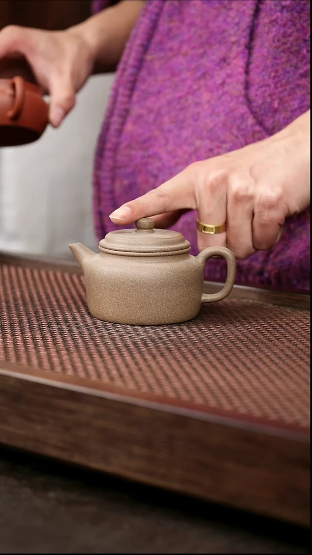 茶壶紫砂芝麻绿剑流德中{微瑕}