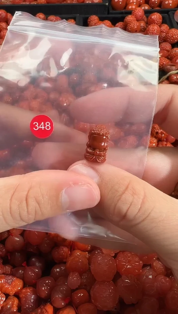 颈饰未镶嵌南红玛瑙1