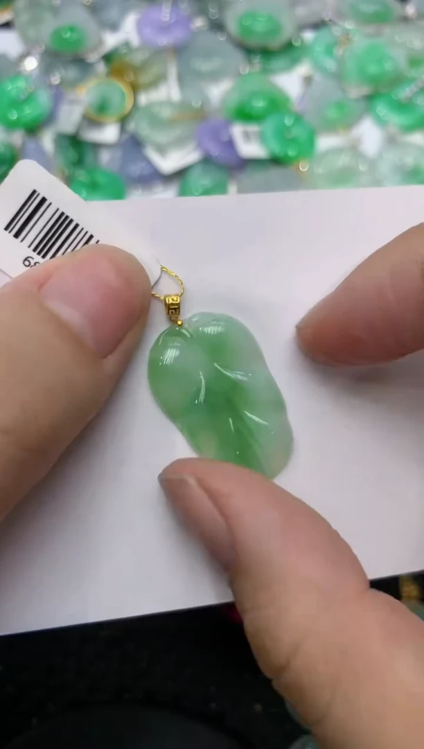【闪购商品】翡翠颈饰18K金镶嵌  111111111111