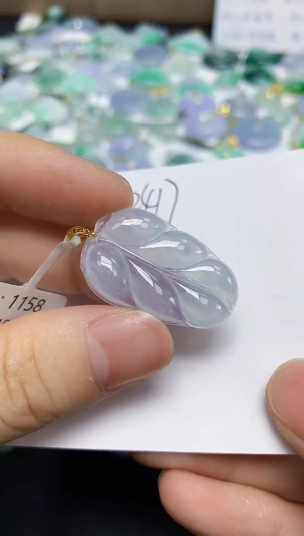 翡翠18K金镶嵌颈饰天然缅甸翡翠A货