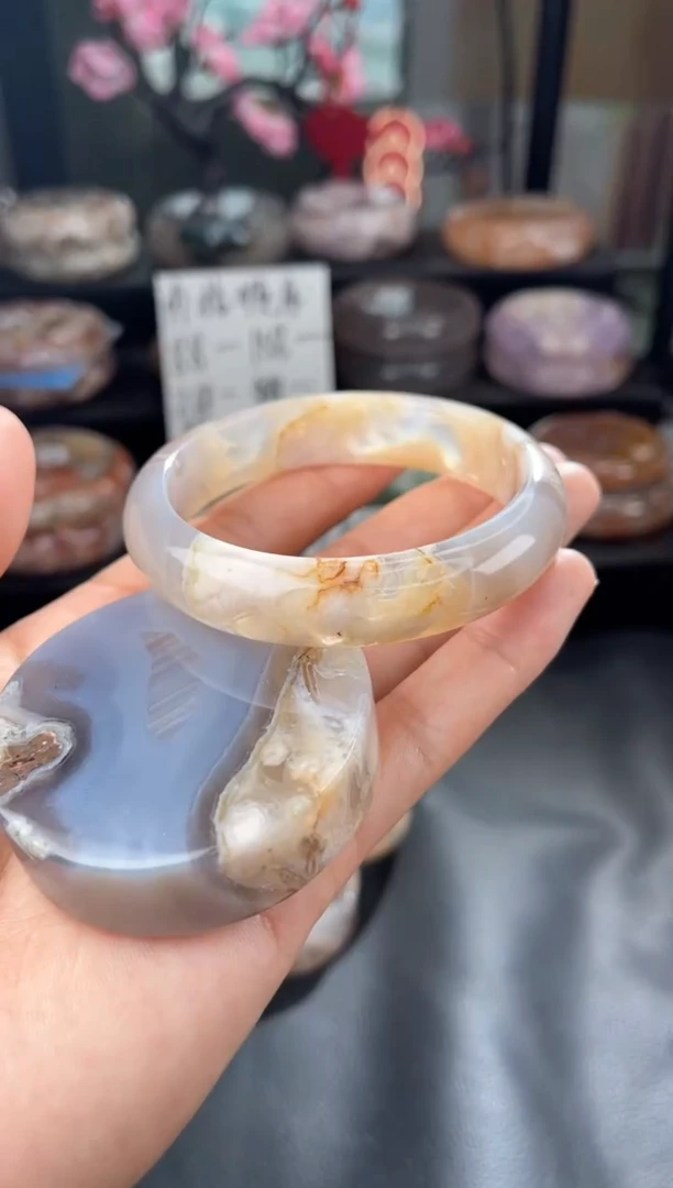 【闪购商品】石英质玉手镯未镶嵌56