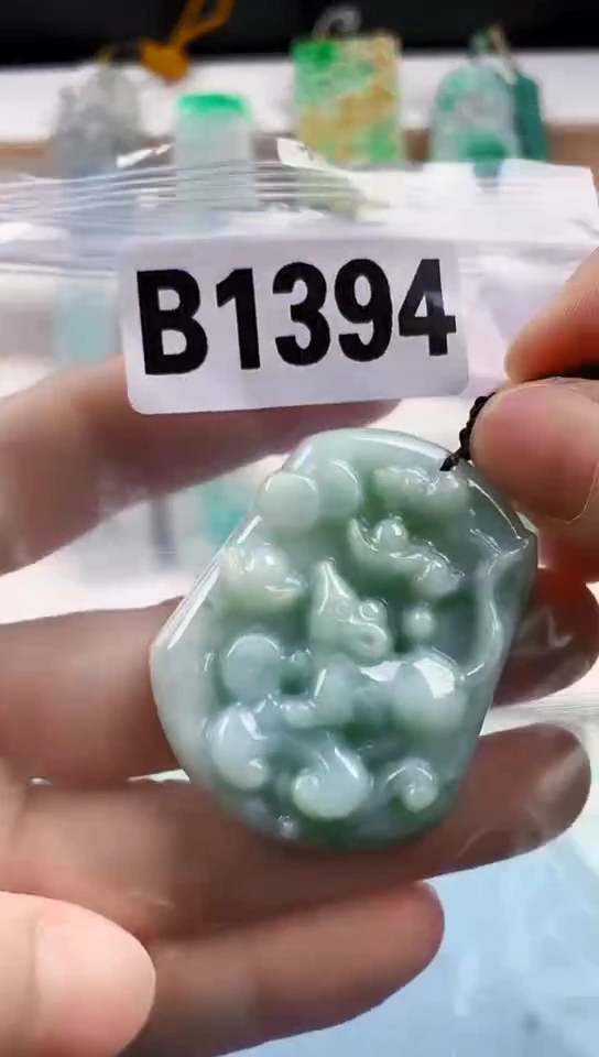 翡翠未镶嵌颈饰天然翡翠吊坠挂件