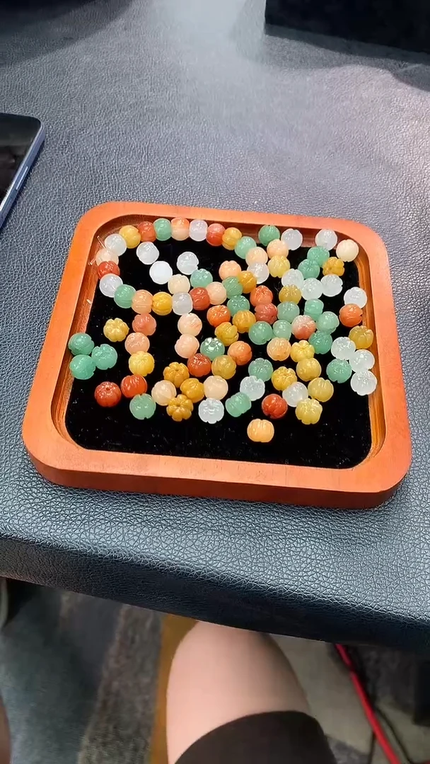 颈饰未镶嵌石英质玉小南瓜多样性发一件