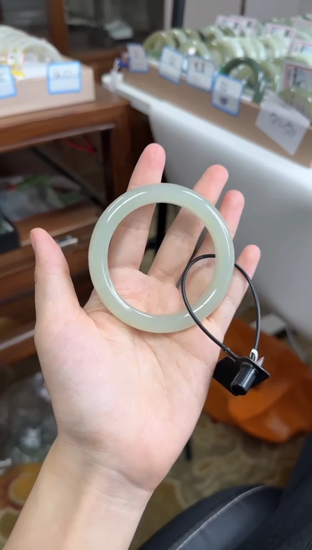 未镶嵌手镯和田玉55