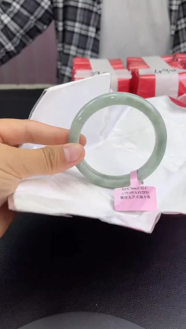 【闪购商品】翡翠手镯未镶嵌翡翠手镯(微瑕）3