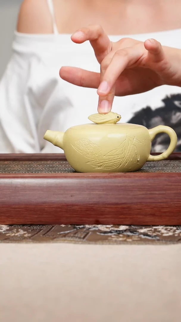 本山段泥知了壶