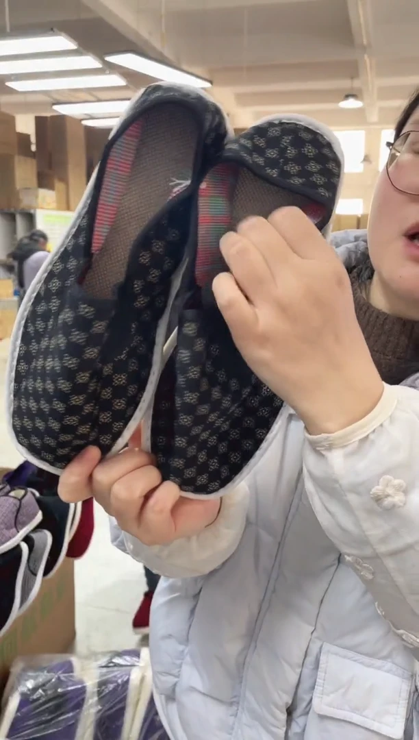 黑格子单鞋44码、、、