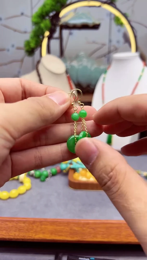 【闪购商品】翡翠耳饰14K金镶嵌e104``````