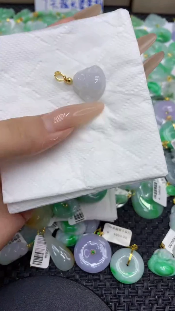 翡翠未镶嵌颈饰天然缅甸A货翡翠