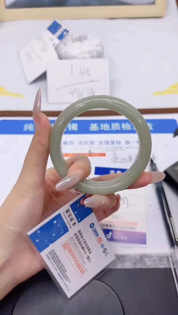 未镶嵌手镯石英质玉L79-59