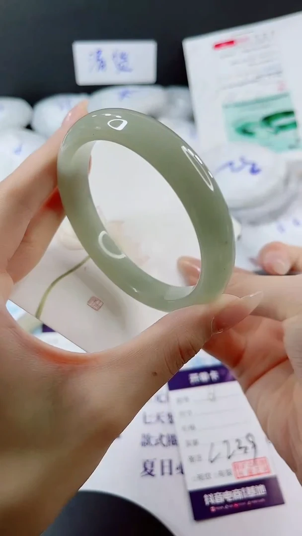 未镶嵌手镯石英质玉多样性发货L239