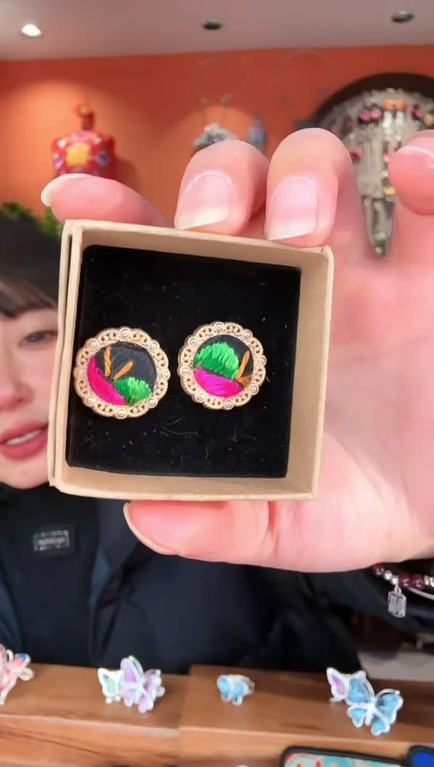 织绣手工苗绣刺绣饰品40