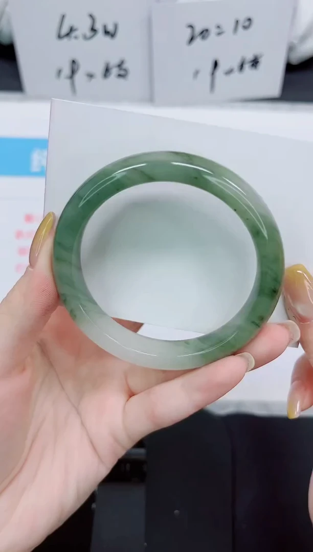 石英质玉手镯未镶嵌484