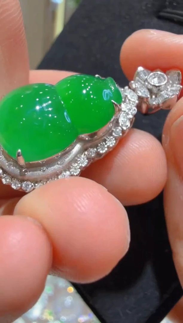 吊坠(不含链)18K金镶嵌翡翠多样性团购发一件