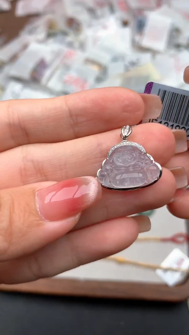 18K金镶嵌挂件翡翠一