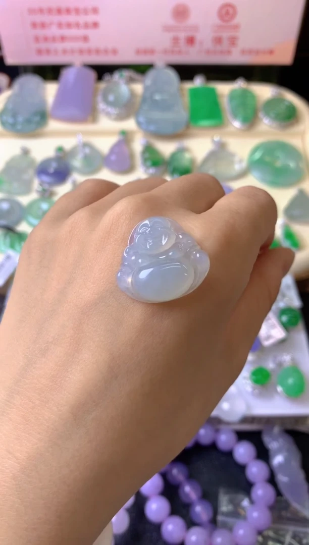 未镶嵌定制翡翠V**I裸玉（客户意向镶嵌）